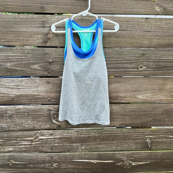 Ombré Workout Outfit - Picture 3 of 6